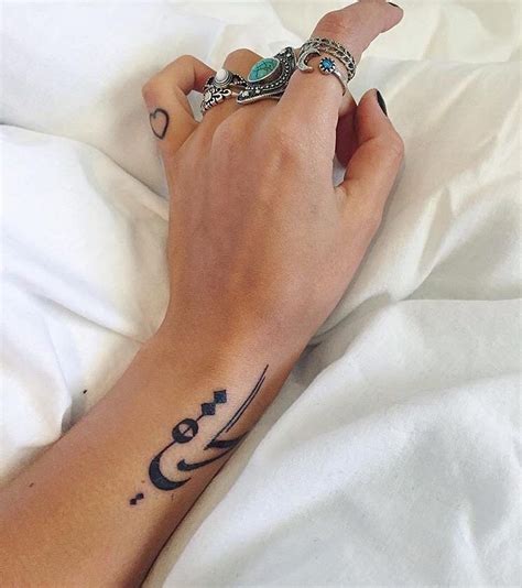 arabic tattoos women